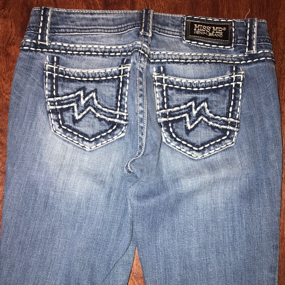 Miss Me Jeans size 27 “Easy Straight” style